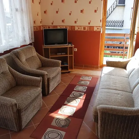 Apartment Tiszavirag Apartmanhaz Cserkeszolo