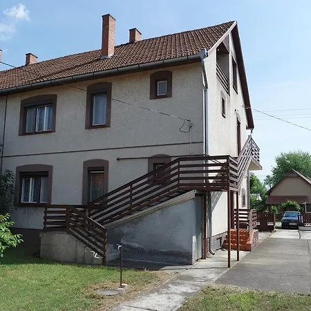 Apartment Tiszavirag Apartmanhaz Cserkeszolo